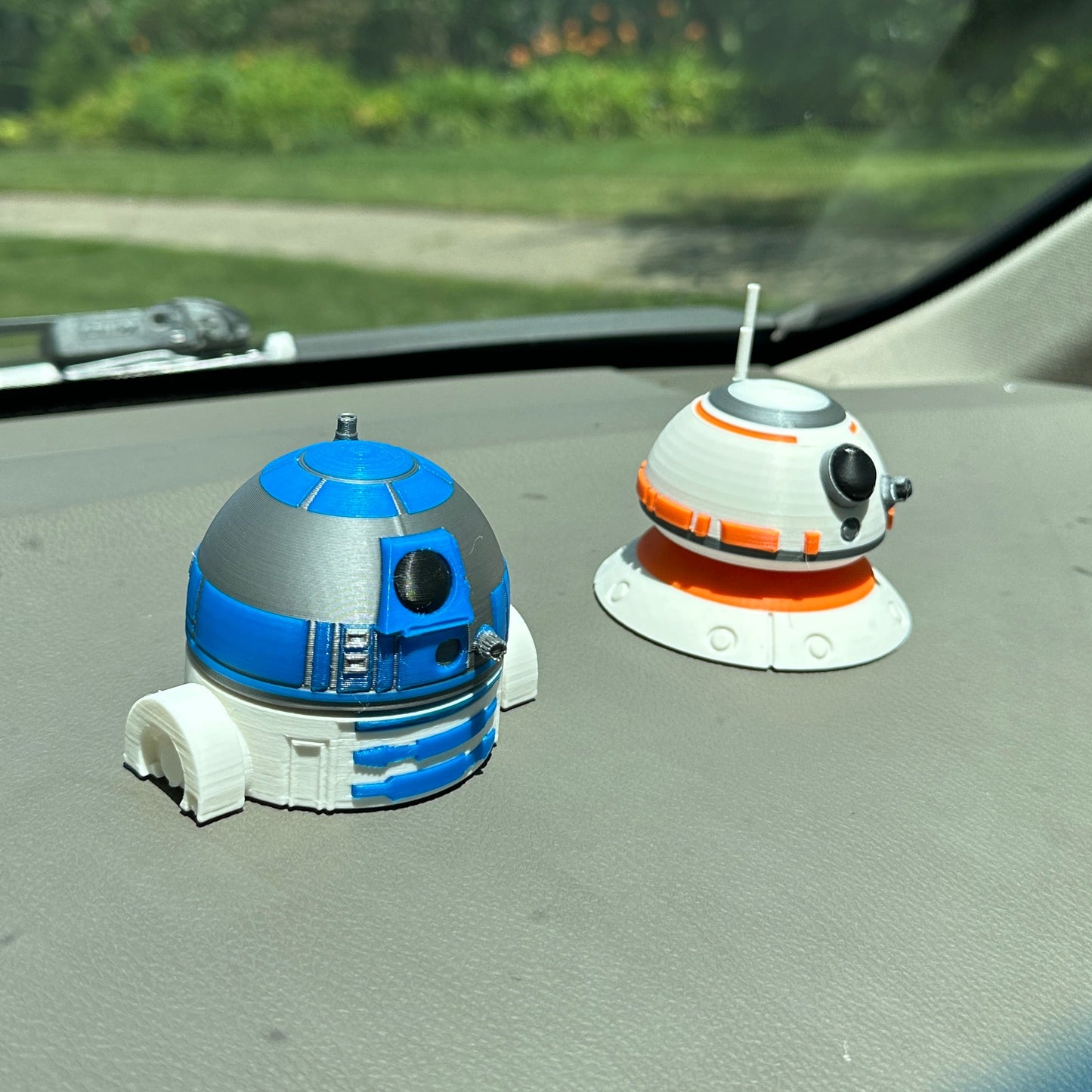 Droid Car Dashboard Companion with Spinning Head